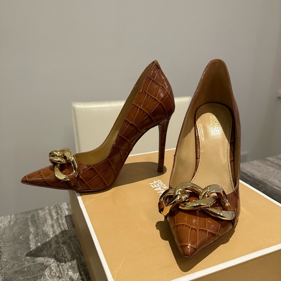 Worn once , Michael Michael Kors Scarlett Chain Pump - Picture 2 of 5
